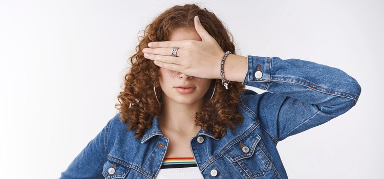 Arctiszt&iacute;t&aacute;s modern eszk&ouml;z&ouml;kkel professzion&aacute;lis arctiszt&iacute;t&oacute; kezel&eacute;s seg&iacute;ts&eacute;g&eacute;vel