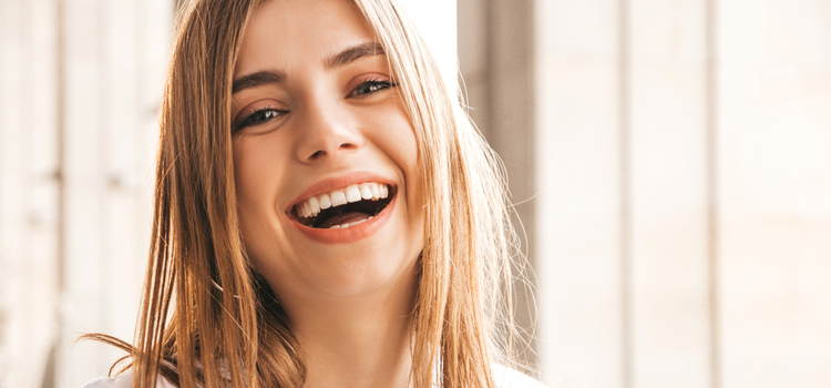 megtervezz&uuml;k a hozz&aacute;d illő mosolyt